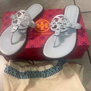 Worn 2x basically brand NEW Spring Blue Tory Burch Miller